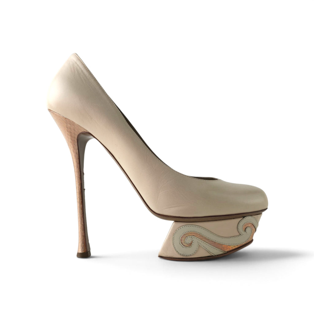 Nicholas Kirkwood Sculptural Platform Pumps in Beige Leather